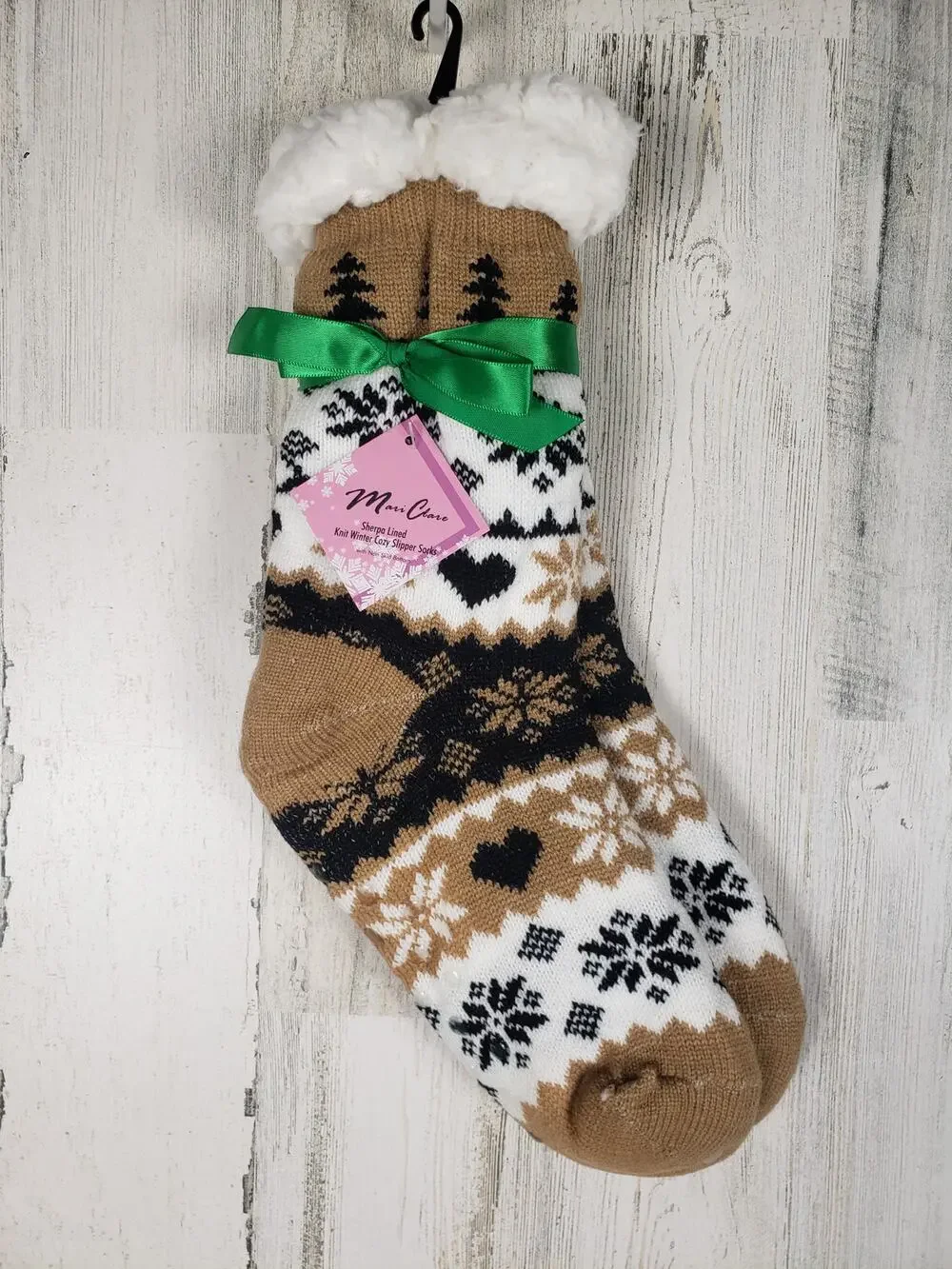 NWT Sherpa Lined Knit Winter Snowflake Holiday Design No-Slip Slipper Socks